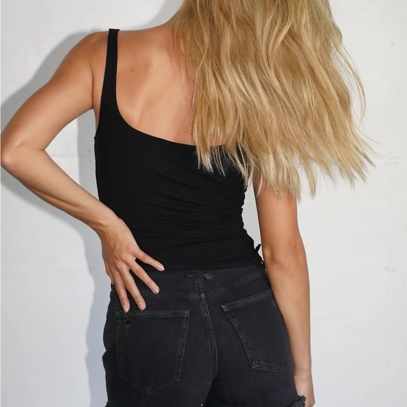 LNA Essential Rib Scoop Tank from Revolve - Picture 10 of 14